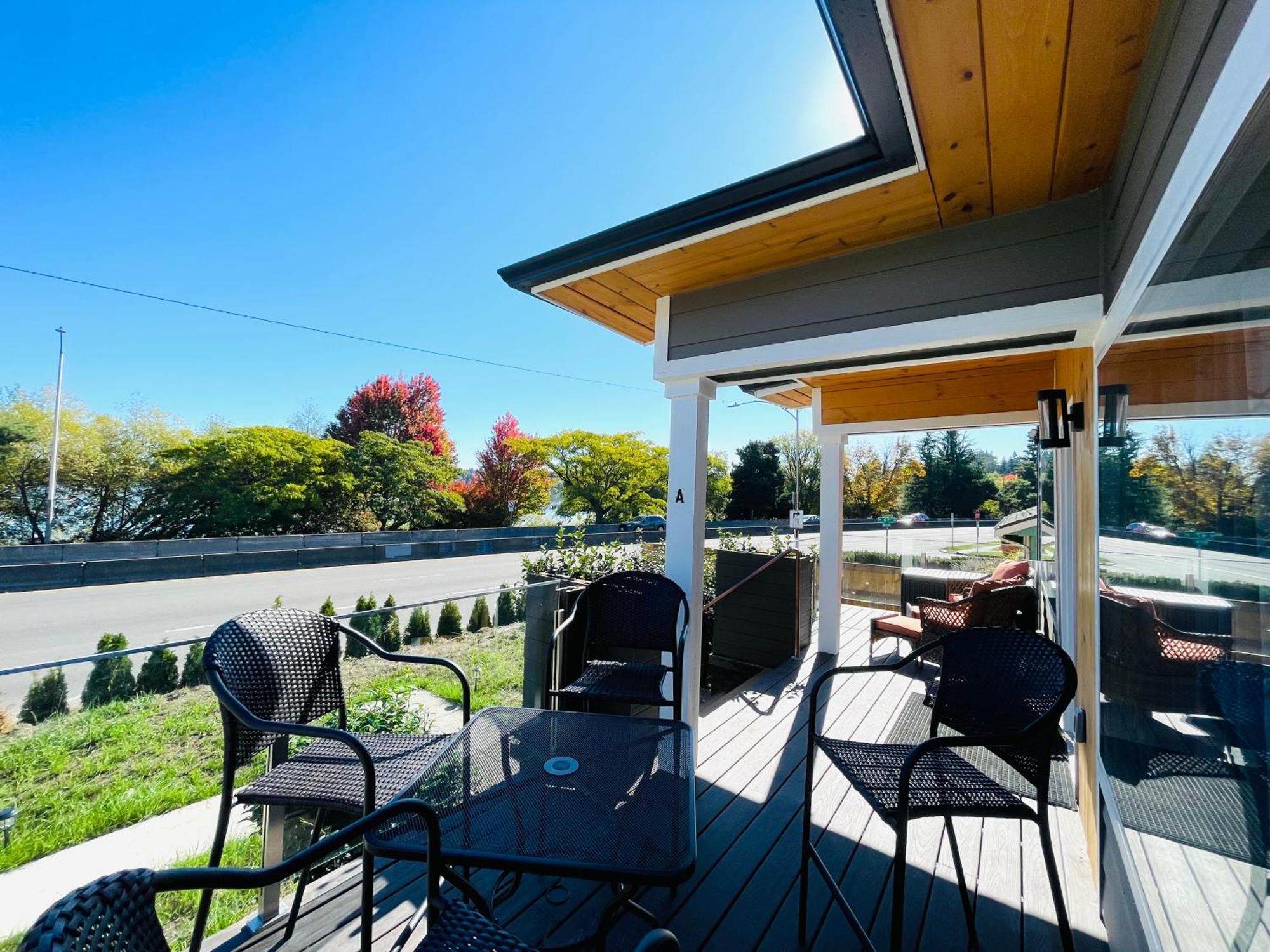 Green Lake 1St Line Home A With Central Air Conditioners Seattle Exterior foto